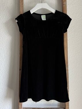 Circo Girls Black Velveteen Short Sleeve Dress Sz: XS or 4/5